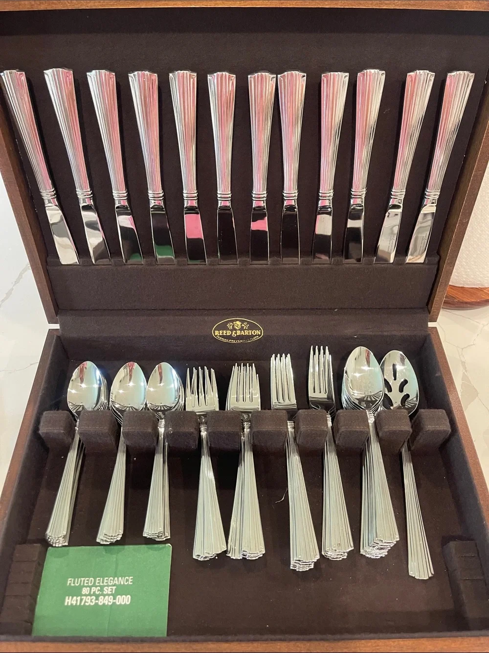 Reed & Barton 80 piece Fluted Elegance Flatware Set in Silver